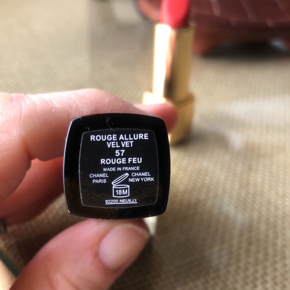 Chanel Rouge Feu - Picture 2 of 3